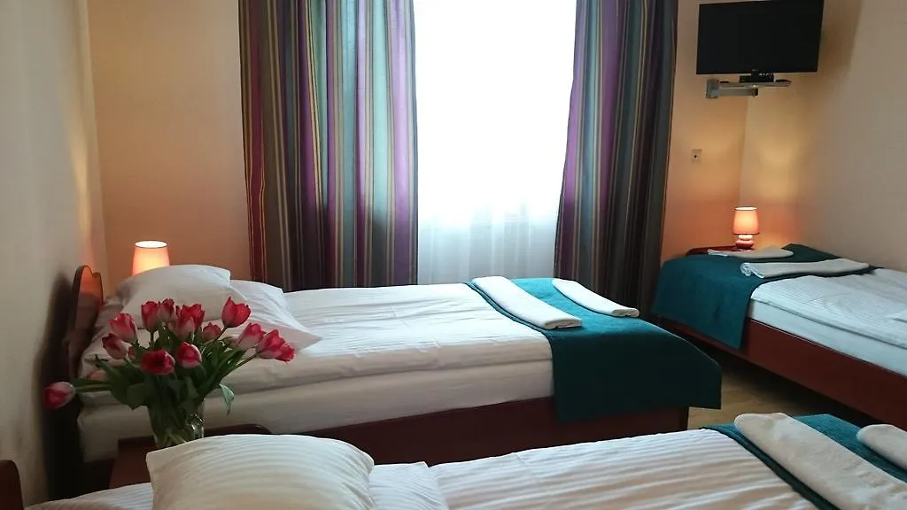 Hotel Pod Kamykiem Rzaska